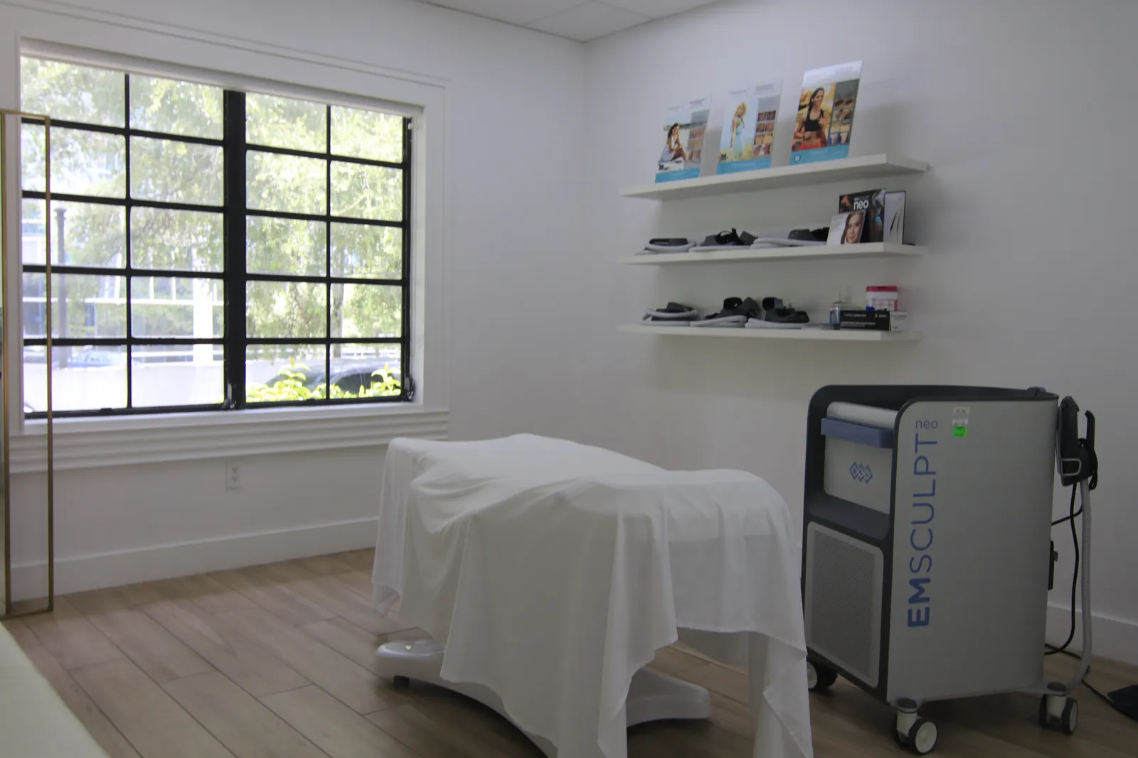 Body-contouring treatment room at Miami Skin Spa in Brickell, Miami, where cellulite reduction is performed