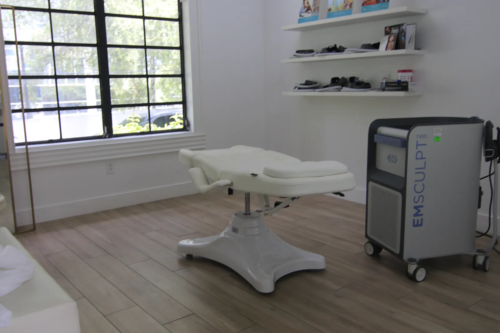Body-contouring treatment room at Miami Skin Spa in Brickell, Miami, where muscle sculpting is performed